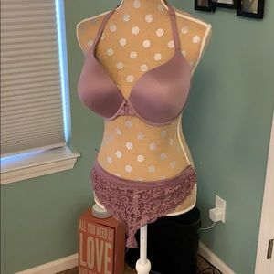 38DD Victoria’s Secret bra and XL panties